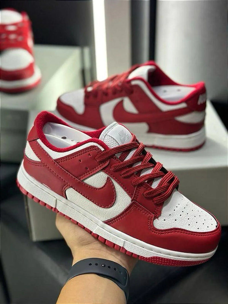 Tênis Nike Dunk SB - Branco e Vermelho