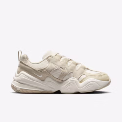 Tênis W Nike Tech Hera
