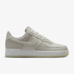 Tênis Nike Air Force 1 '07 LV8
